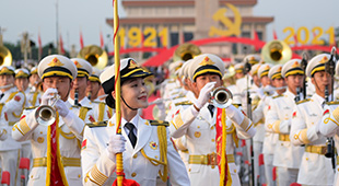 7:00軍樂隊進場